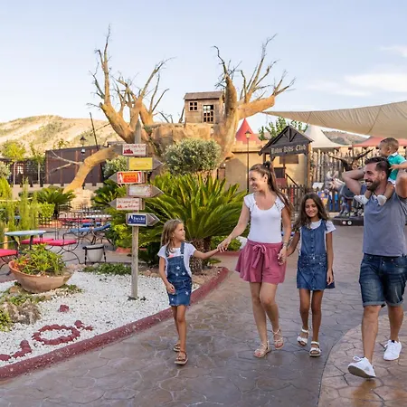 منتجع Magic Robin Hood 4*